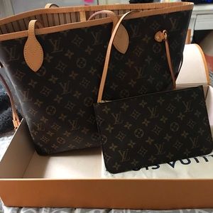 Authentic Louis Vuitton MM beige classic tote